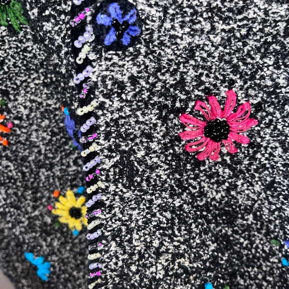 The Collection Works of Berek 2 Takako Sakon Fringed Flowers Black Sweater Sz M - Picture 8 of 10